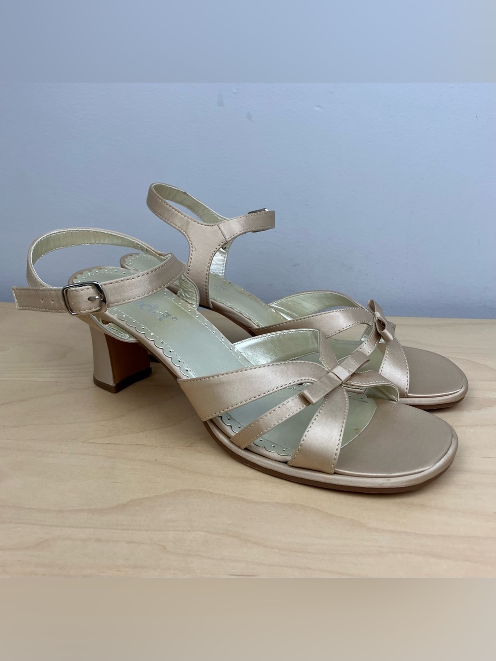 Mudd Women’s Size 8.0 M Meryl Natural Strappy Heeled Sandals Ankle Strap Y2K